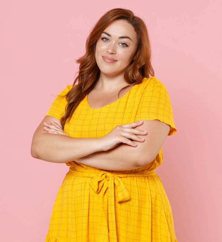 Odzież plus size: jak stworzyć modną garderobę dla kobiet z dużymi rozmiarami?