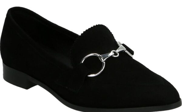 Klasa biznes. Jakie buty wybrać do pracy w biurze?