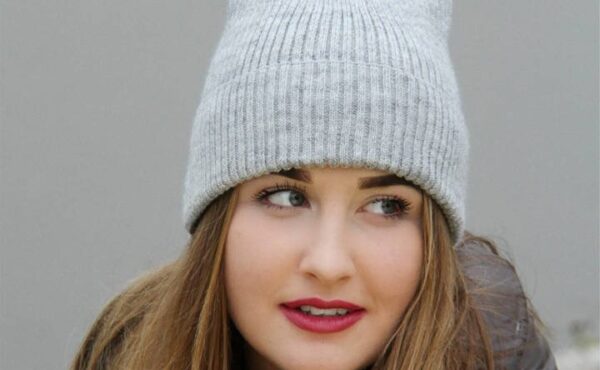 Czapki damskie idealne na pierwsze, wiosenne spacery!