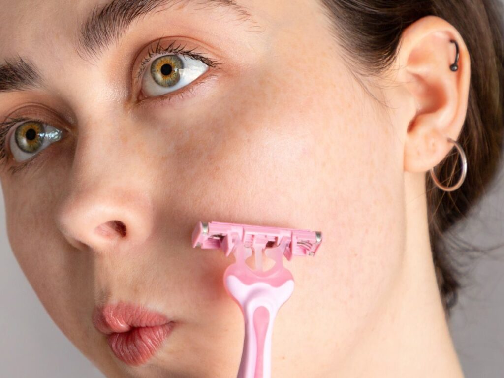 Domowa depilacja bez lasera robi furorę. Mieszanka z tym kuchennym składnikiem działa jak trymer