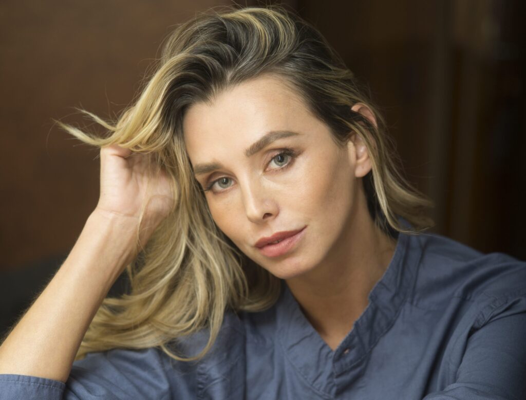 Ten zapach działa jak magnes – odkryj jesienne perfumy, które zachwycają śliwkową nutą i wzbudzają zachwyt na każdym kroku!