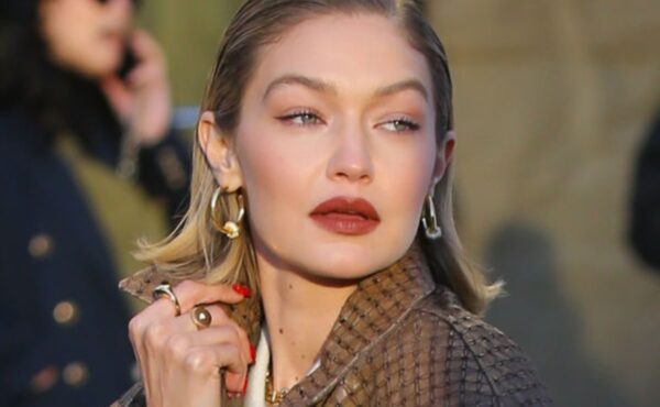 Oto kurtka, którą MUSISZ mieć tej wiosny — dostępna wszędzie, a wygląda jak z wybiegów!