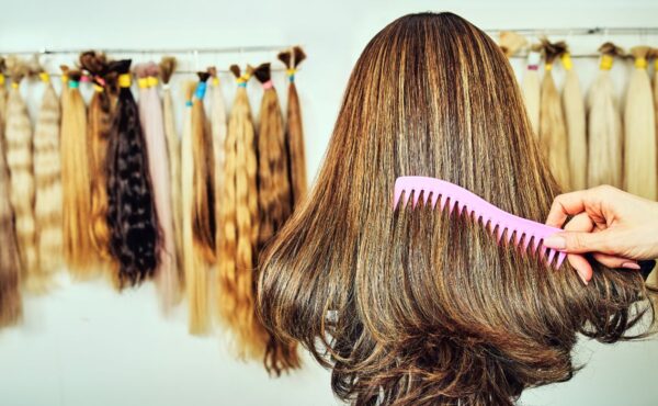 Jak dbać o włosy syntetyczne?