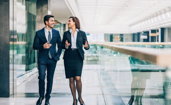 Jak dobrać dodatki do formalnego stroju na spotkanie?