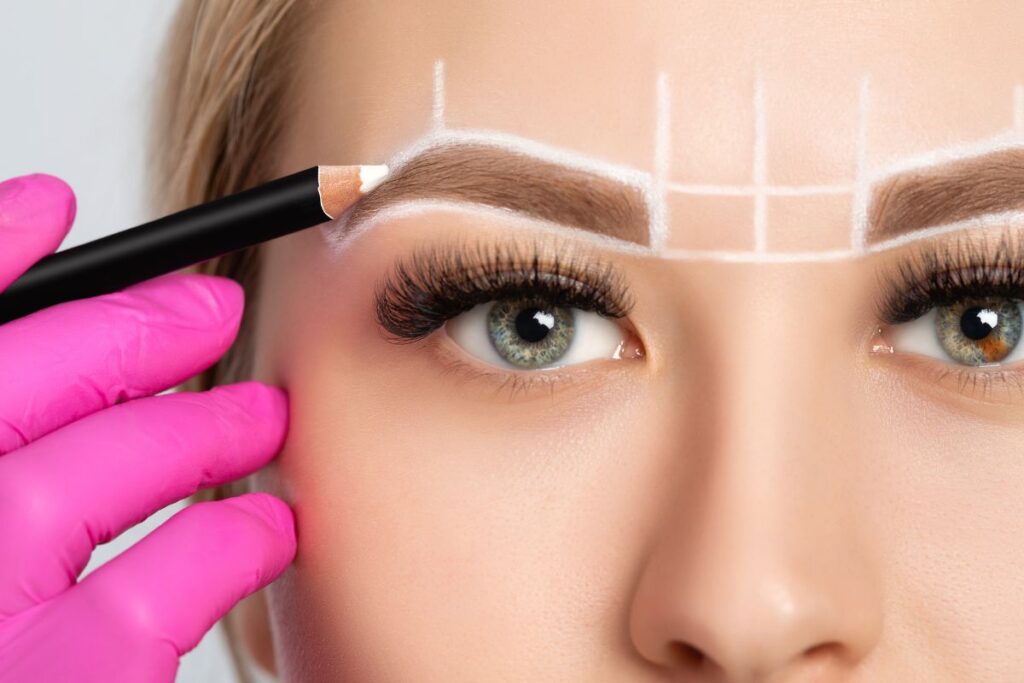 Jak się przygotować do makijażu permanentnego brwi?