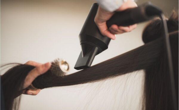 Jak suszyć włosy po keratynowym prostowaniu?