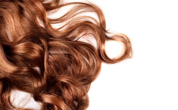 Jak usztywnić włosy?