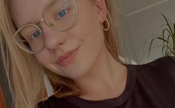 „Odkryj 3 genialne hity urodowe! Ten trik odmieni Twój wygląd na wiosnę!”