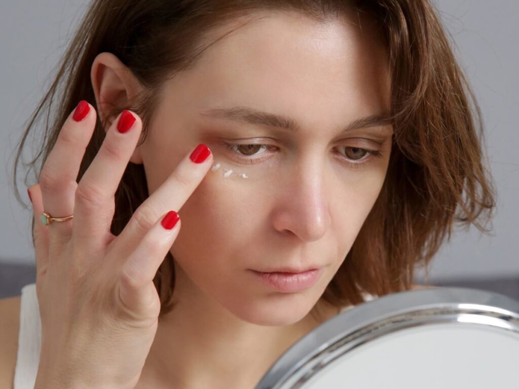 Odkryj sekret młodego spojrzenia! Czy ten koreański krem naprawdę działa cuda na zmarszczki i opuchnięcia?