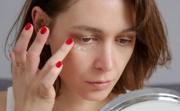 Odkryj sekret młodego spojrzenia! Czy ten koreański krem naprawdę działa cuda na zmarszczki i opuchnięcia?