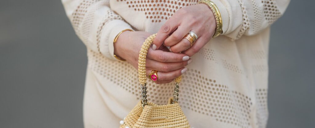 Odkryj Sekret Idealnego Manicure! Dlaczego Wszyscy Mówią o Almond Milk Nails?