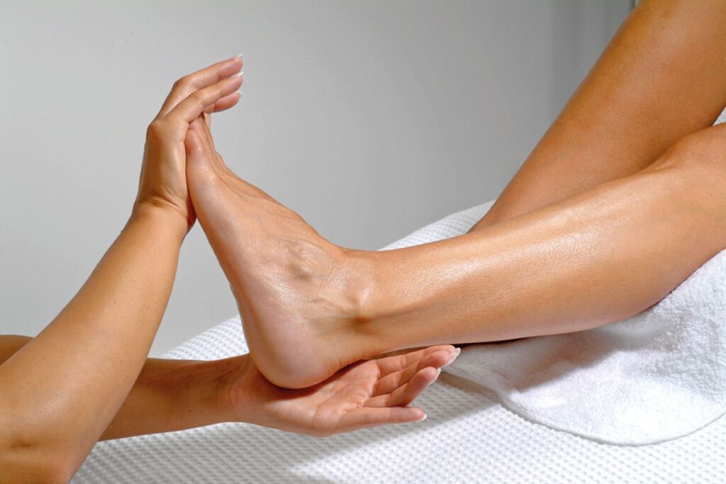 Pielęgnacja stóp – jak o nie dbać?