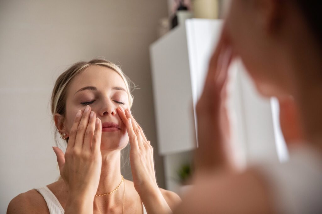 Odkrycie, które pokochały tysiące kobiet! Czy ta esencja z niacynamidem to sekret promiennej skóry? Ocena 4,7/5 mówi wszystko!