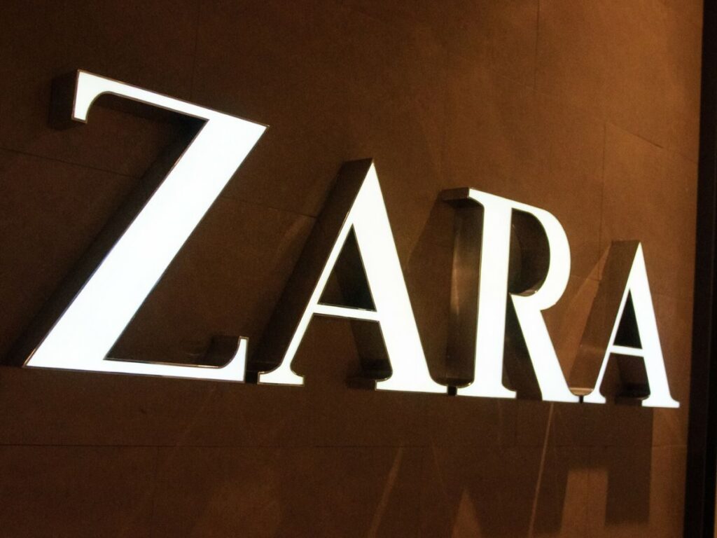 Te mokasyny podbijają ulice Paryża! Ten stylowy model to hit tej wiosny – już wszyscy go noszą!