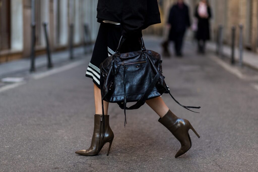 Nie uwierzysz! Stylowa torebka jak od Balenciagi za grosze – sprawdź, gdzie ją kupić!