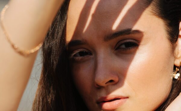 Odkryj Cud w Sprayu! Ten Lekki Kosmetyk z SPF50 Zapewni Ci Idealną Ochronę i Matową Cerę – Czy To Najlepszy Hit Lata?