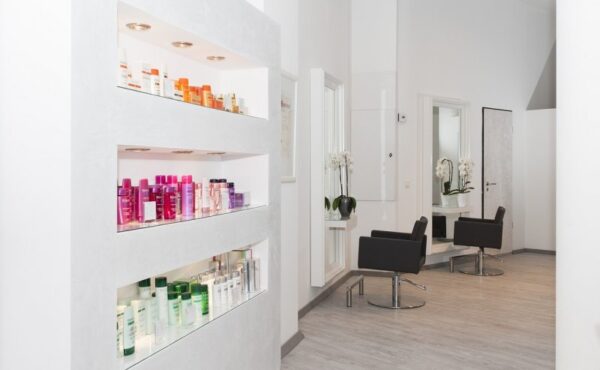 Top 5 profesjonalnych marek fryzjerskich i ich bestsellerowe produkty