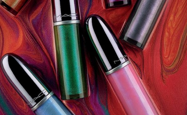 Opalizujący makijaż z M∙A∙C Grand Illusion Glossy Liquid Lipcolour