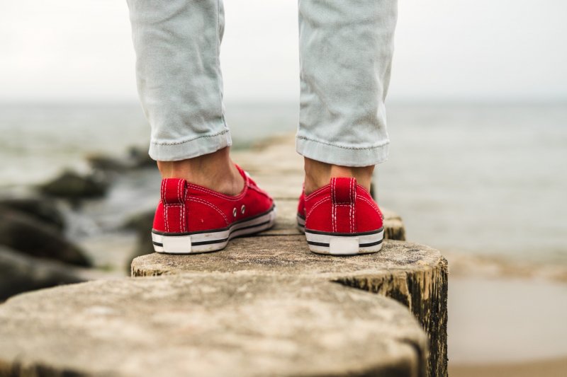 Do czego nosić trampki? 3 stylowe inspiracje