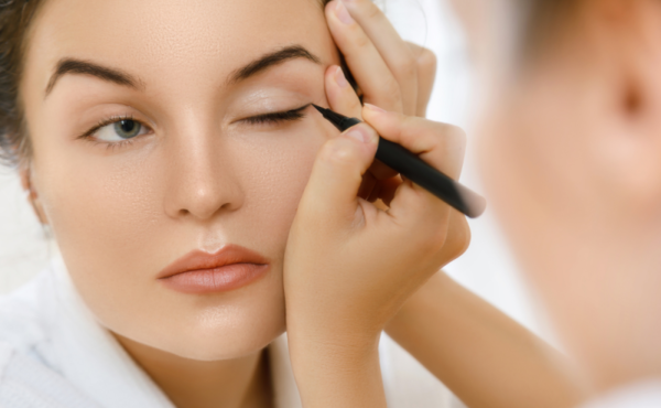 Już nie czarny! Wprowadź kolorowy eyeliner do swojego makijażu!