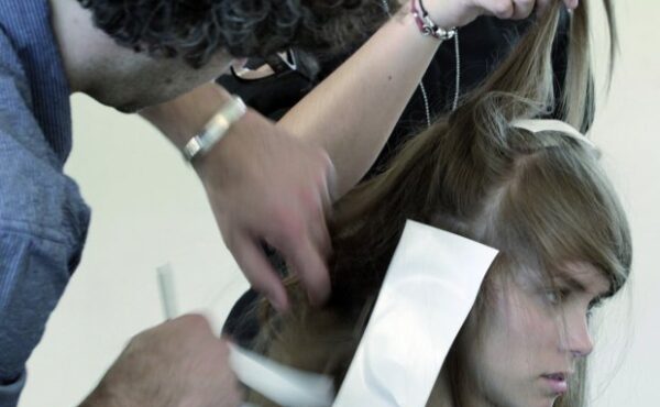 Flamboyage: nowatorska technika farbowania włosów