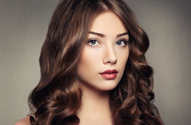 Delikatna i permanentna koloryzacja