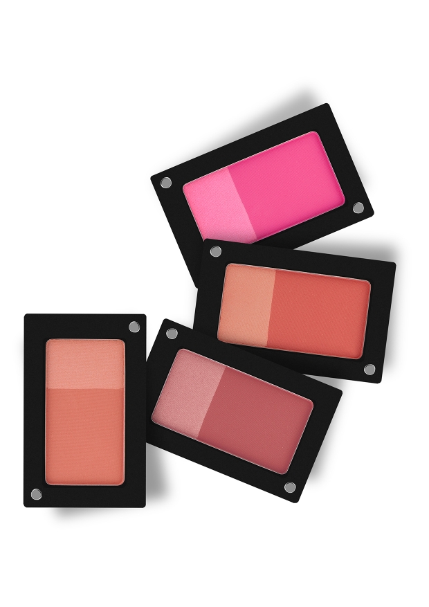 Róż z rozświetlaczem od marki Inglot