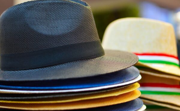 Jak dobrać kapelusz do eleganckiego stroju?
