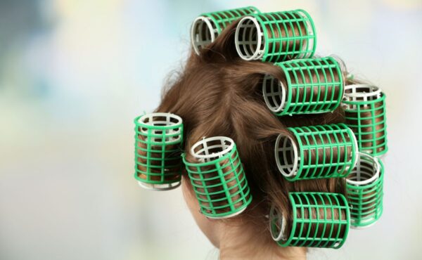 Jak kręcić włosy na papiloty?