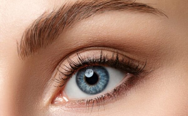 Jak łączyć kolory cieni na powiekach? Podpowiadamy co będzie komponować się najlepiej