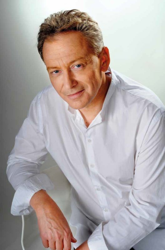 Urodzony w smokingu – Conrado Moreno rozmawia z Jackiem Borkowskim