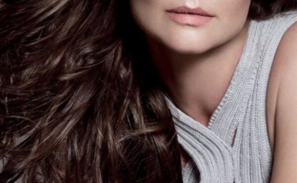 Śliczna i naturalna Katie Holmes