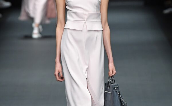 Crocs na pokazie Kernera na Berlin Fashion Week