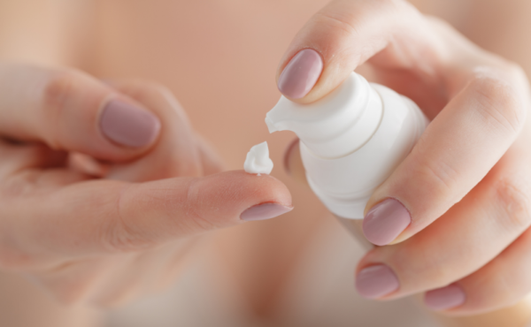 Troska o Twoją skórę zimą: Regeneracja przesuszonej skóry