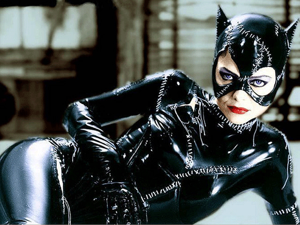 Michelle Pfeiffer jako Catwoman walcząca z Batmanem