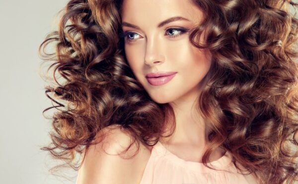 Wiosną postaw na loki, fale i proste sposoby stylizacji z BaByliss