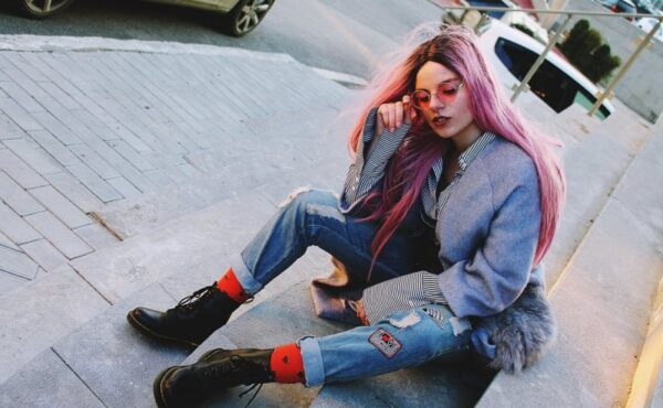 Drugie życie twoich ulubionych jeansów – 5 przydatnych trików!