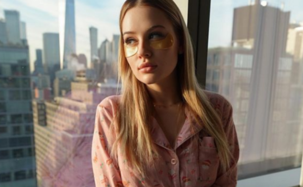 Płatki pod oczy, czyli wielki hit na TikToku i Instagramie. Czy faktycznie działają?