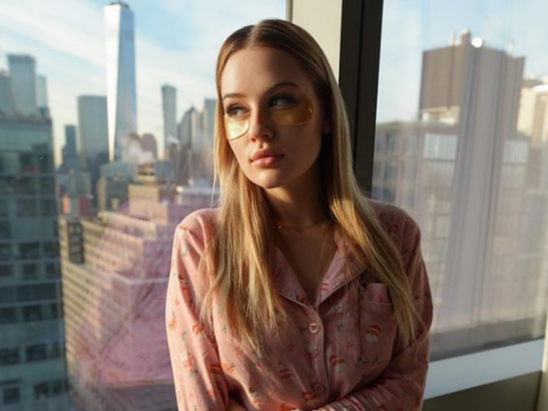 Płatki pod oczy, czyli wielki hit na TikToku i Instagramie. Czy faktycznie działają?