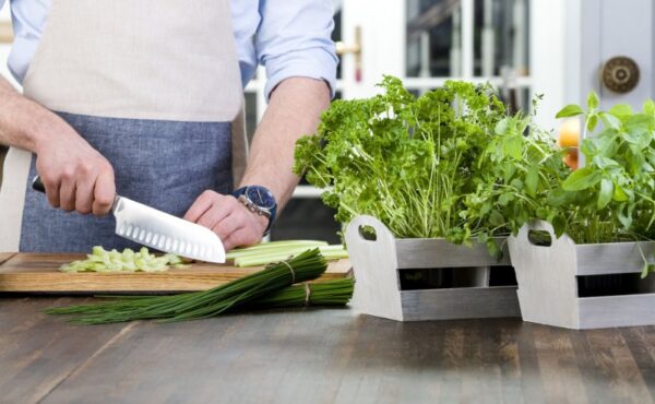 Precyzyjne cięcie: wybieramy noże kuchenne