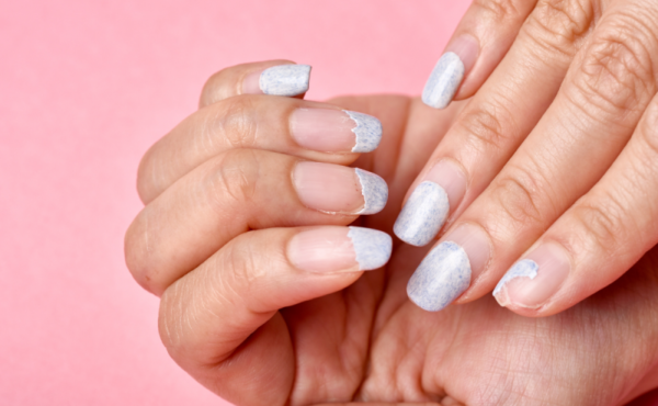 Jak zregenerować zniszczone od hybryd paznokcie?