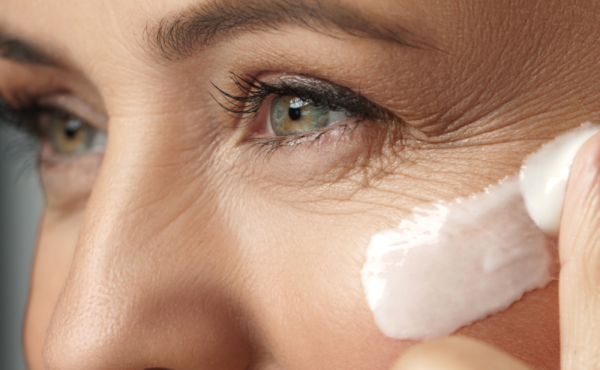 Anti-aging, nawilżenie i regeneracja – co warto wiedzieć o retinolu?