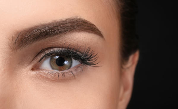 Jak najmodniej wystylizować brwi?