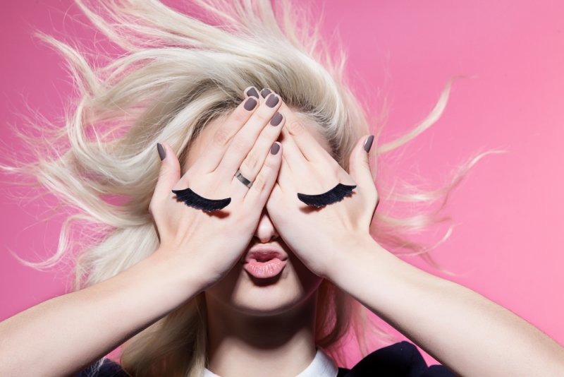 Jak samodzielnie przedłużyć rzęsy