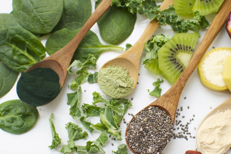 Biotyna, spirulina, jojoba i kiwi…