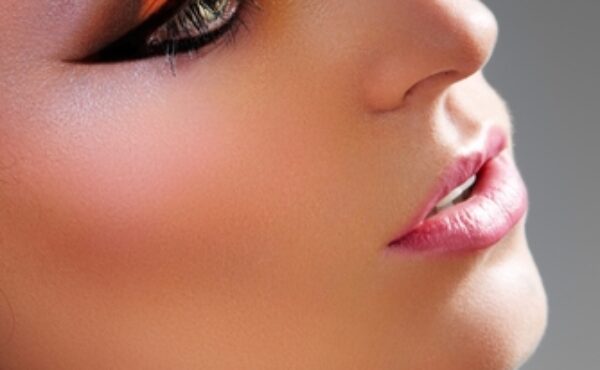 Jak używać eyelinera?