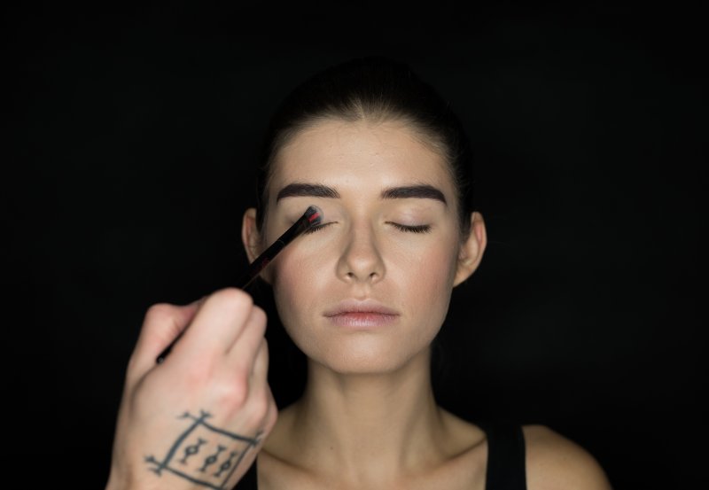 Makijaż karnawałowy według SinSkin w pięciu krokach