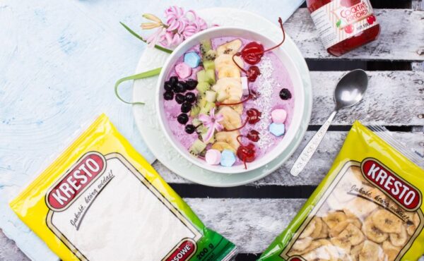 Lekko, zdrowo i na surowo. Wypróbuj przepis na śniadanie!