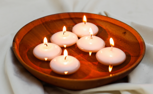 Pływające świeczki – elegancja i atmosfera w jednym
