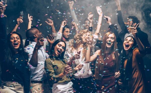 Wspólny wieczór panieński i kawalerski. Czy warto zorganizować taką imprezę?